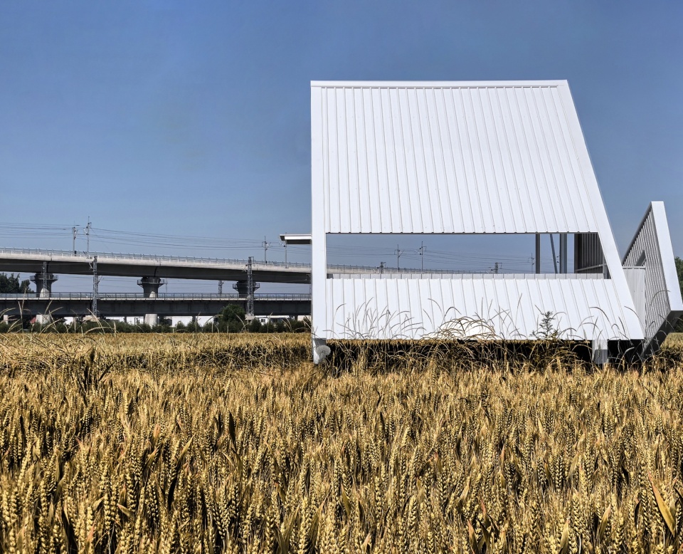 A white barn