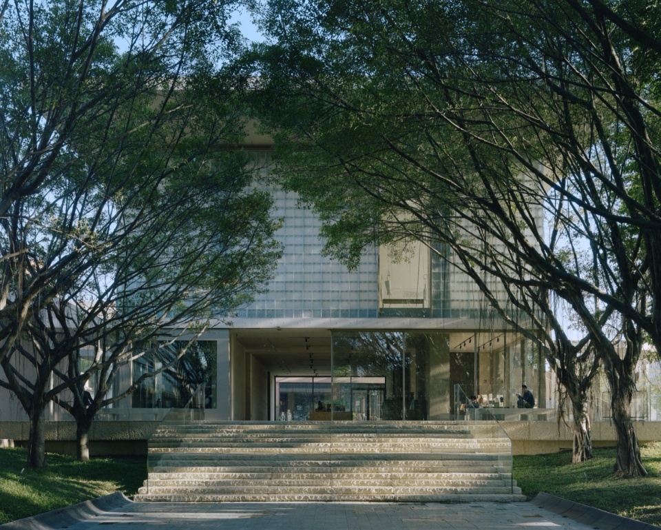 Ananya Art Center Guangzhou Branch and Community Canteen by Vector Architects