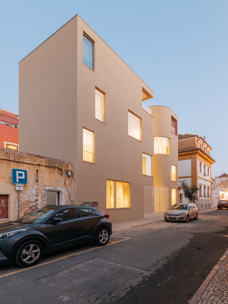 Mustard building by Aurora Architects Furo