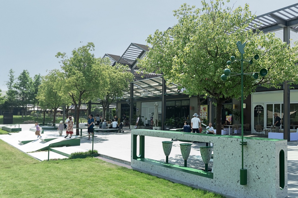spatial renewal and scene stitching of birland food court by hangzhou parallect design x atelier diving bell