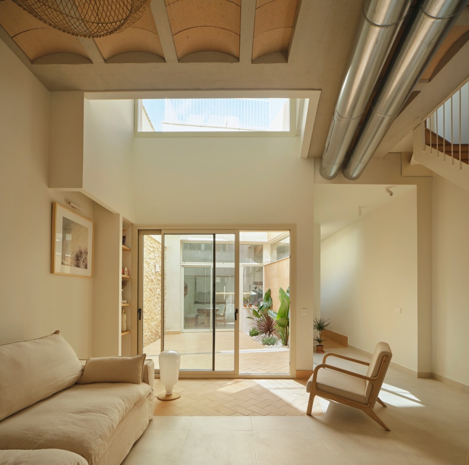 house for piano and violin by endalt arquitectes josep eixeres