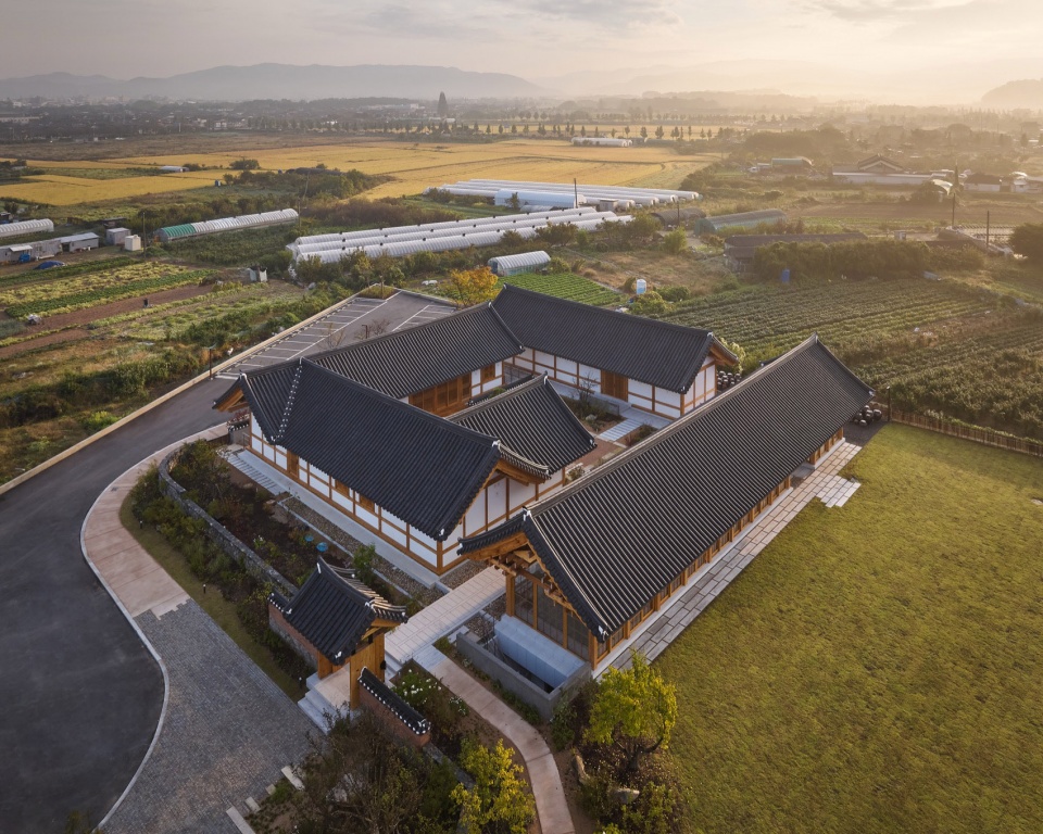 House for Rejuvenation by JK AR 拷贝