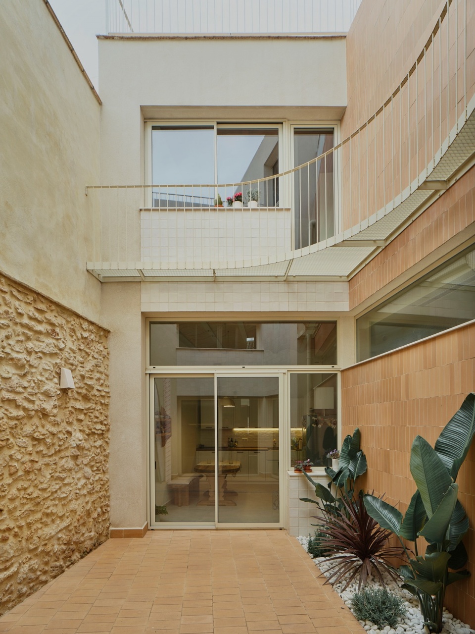 house for piano and violin by endalt arquitectes josep eixeres