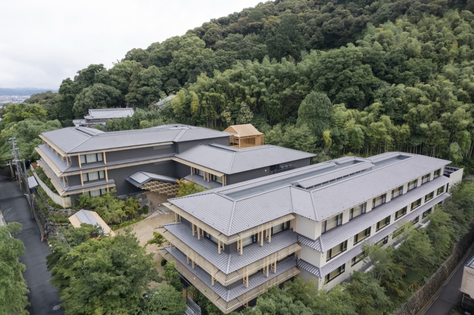 banyan tree higashiyama kyoto by kengo kuma and associates