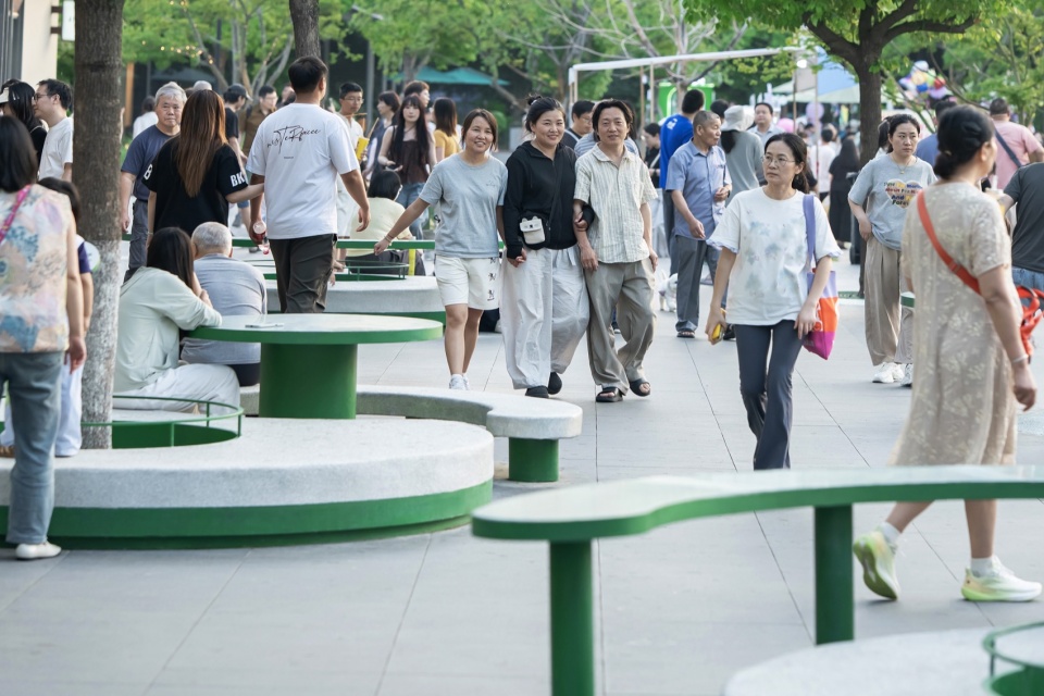 spatial renewal and scene stitching of birland food court by hangzhou parallect design x atelier diving bell
