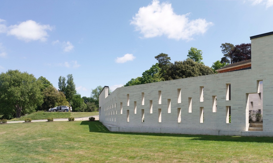 St Raphael s at Mayfield by Adam Richards Architects