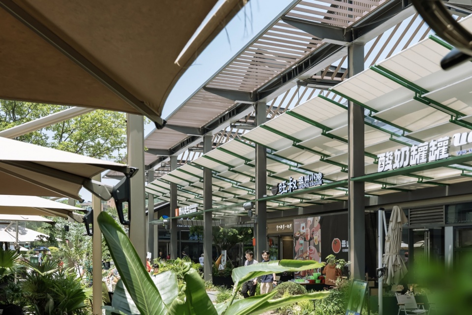 spatial renewal and scene stitching of birland food court by hangzhou parallect design x atelier diving bell