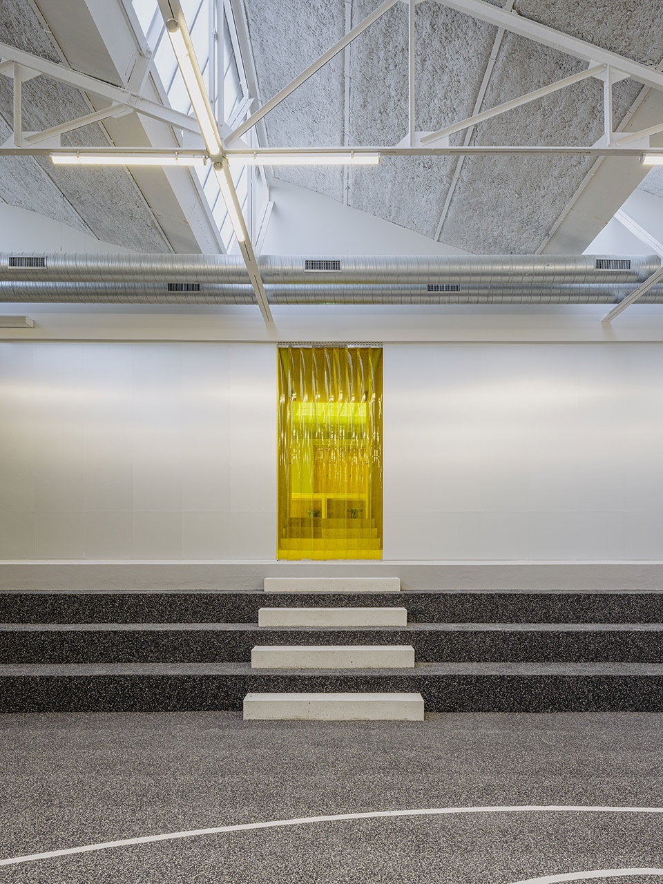 yard house by exbrayat enrico architectes