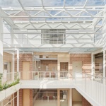 桑茨社会中心，巴塞罗那 / Laos Arquitectura + Mercè Zazurca Codolà + César Sánchez Medrano