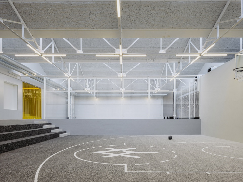 yard house by exbrayat enrico architectes