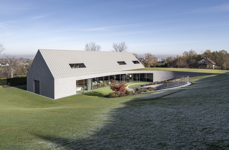 Yaw House
