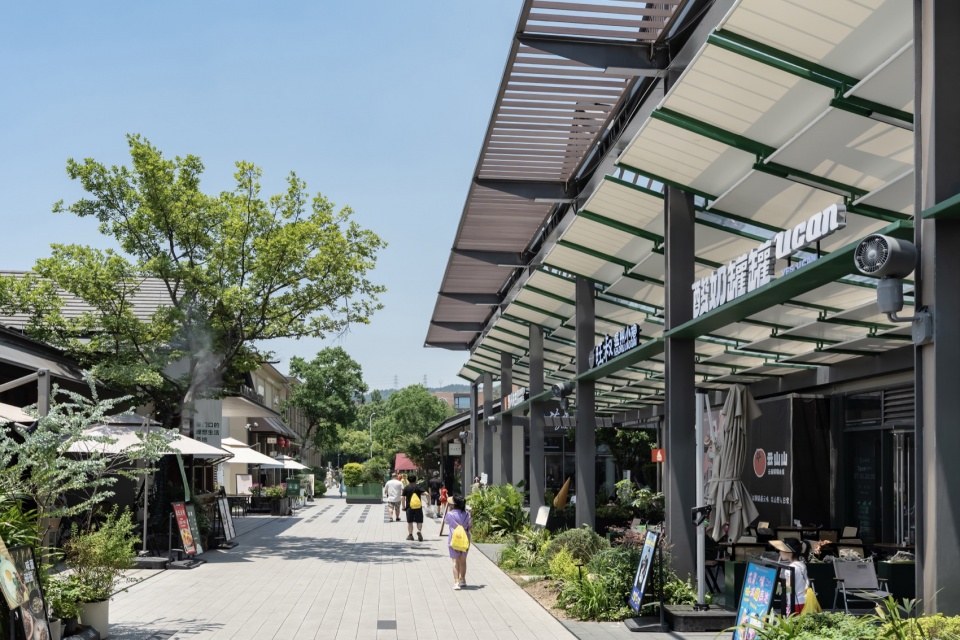 spatial renewal and scene stitching of birland food court by hangzhou parallect design x atelier diving bell