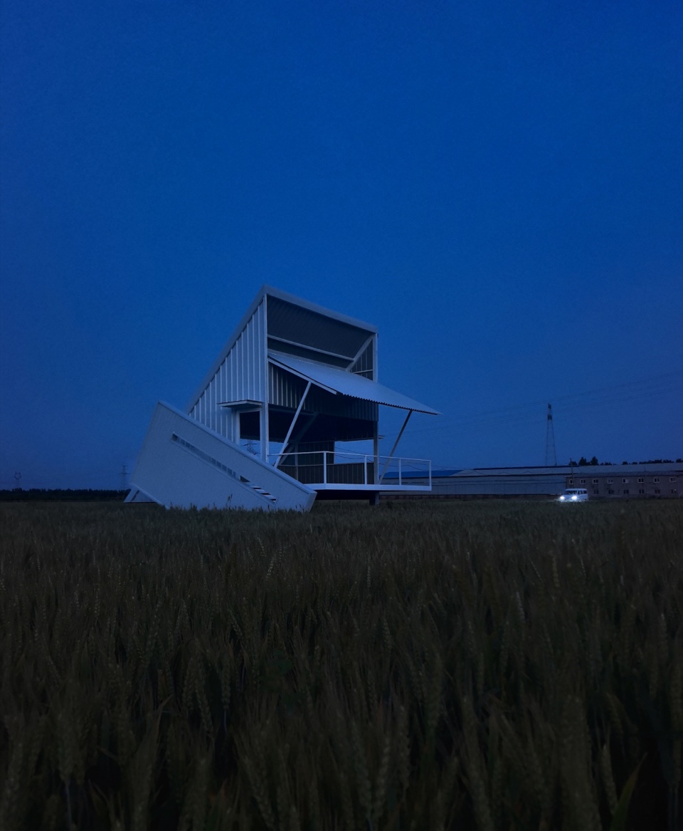 A white barn