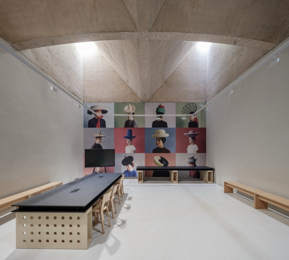 Ananya Art Center Guangzhou Branch and Community Canteen by Vector Architects