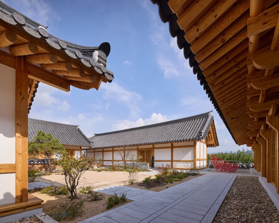 House for Rejuvenation by JK AR 拷贝