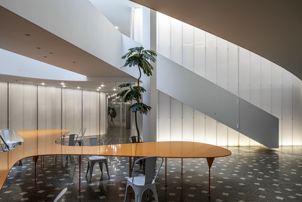 MORE Office Renovation by TAOA