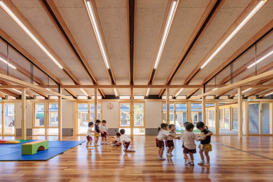 kurashiki central hospital miwa nursery school by nikken sekkei