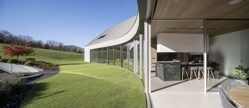 Yaw House
