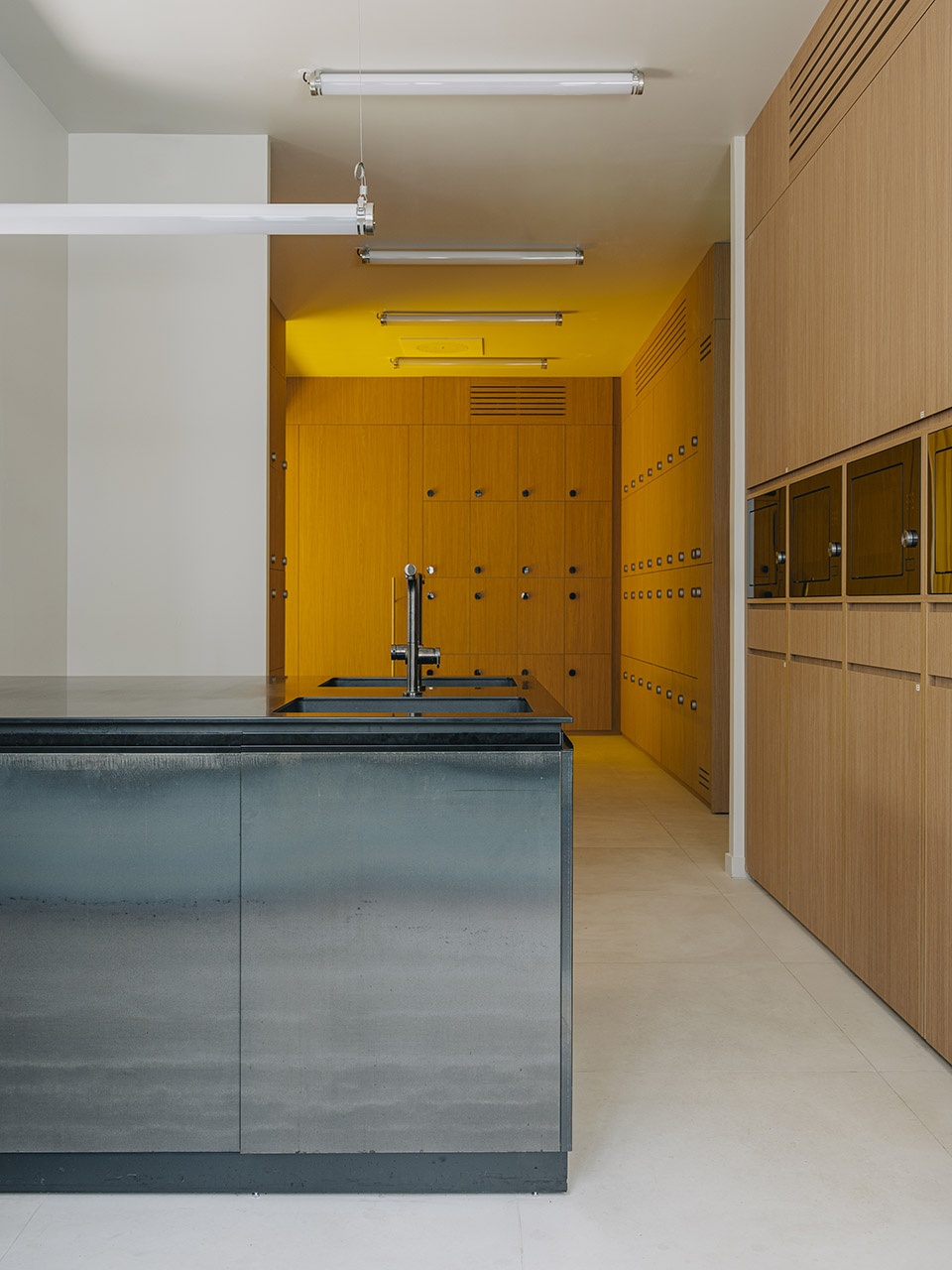 yard house by exbrayat enrico architectes