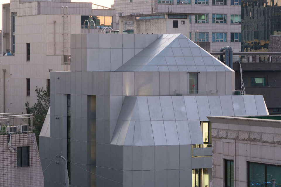 3D Building by FHHH friends