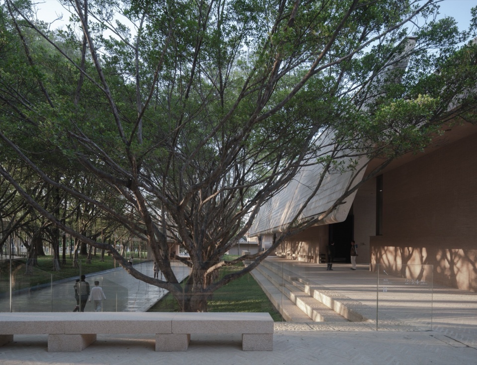 Ananya Art Center Guangzhou Branch and Community Canteen by Vector Architects