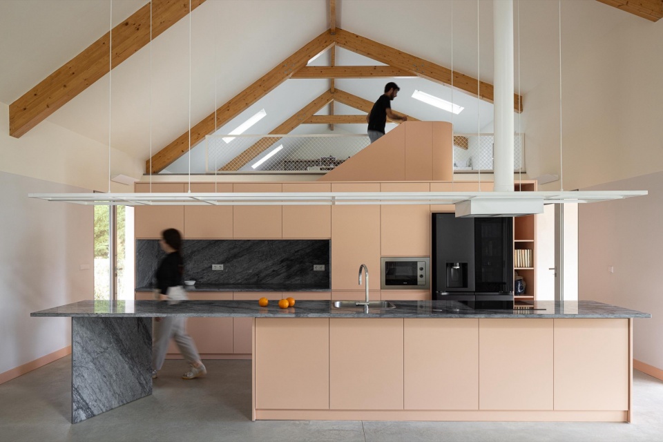casa do alpendre by vasco burnay arquitectura