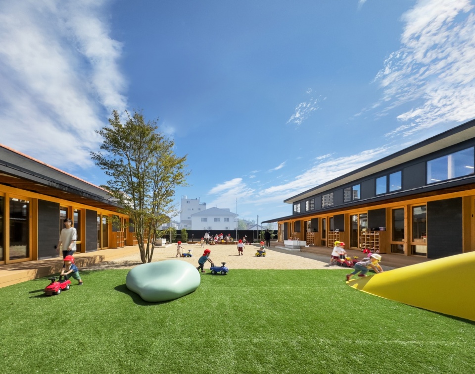 kurashiki central hospital miwa nursery school by nikken sekkei