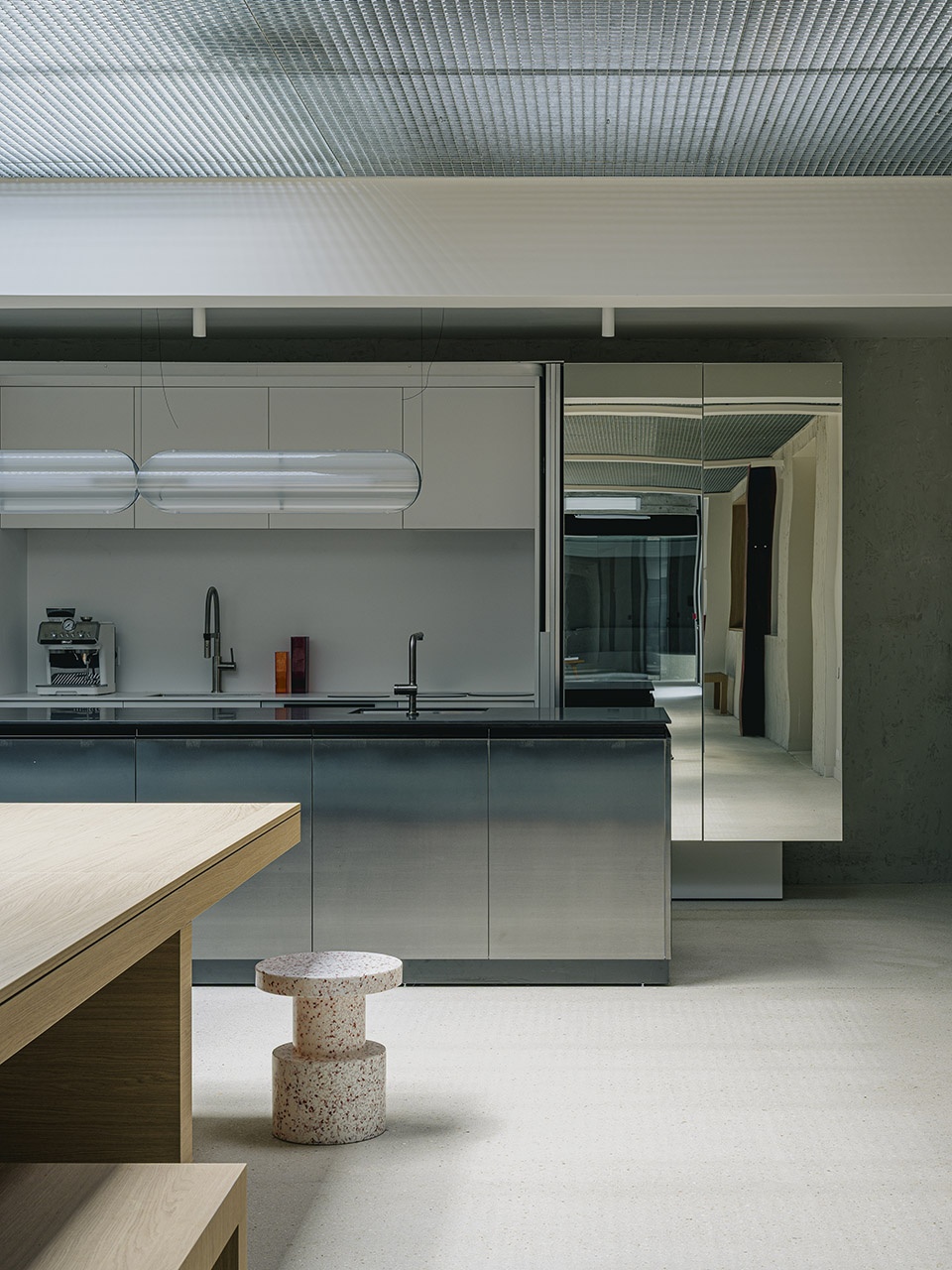 yard house by exbrayat enrico architectes