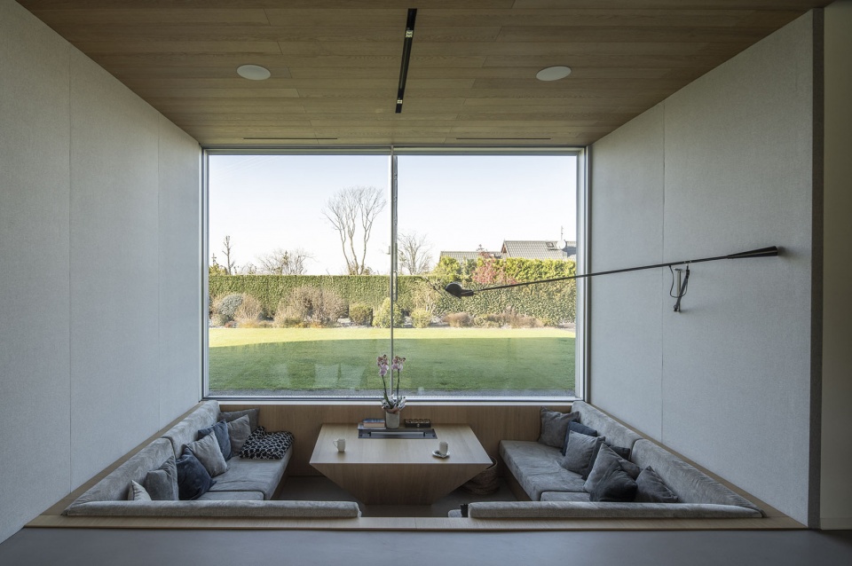 Yaw House