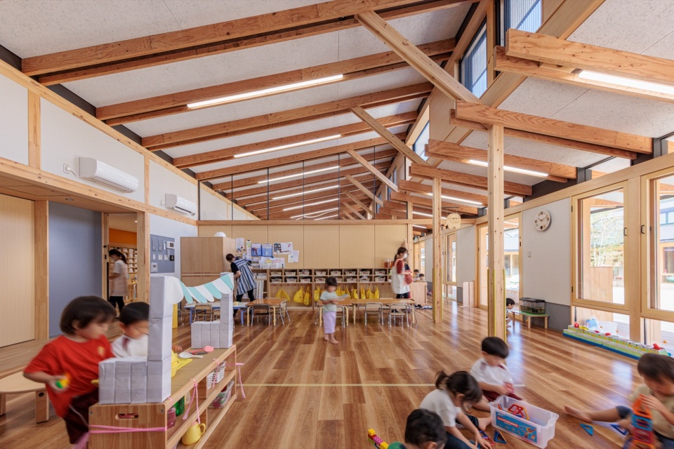 kurashiki central hospital miwa nursery school by nikken sekkei