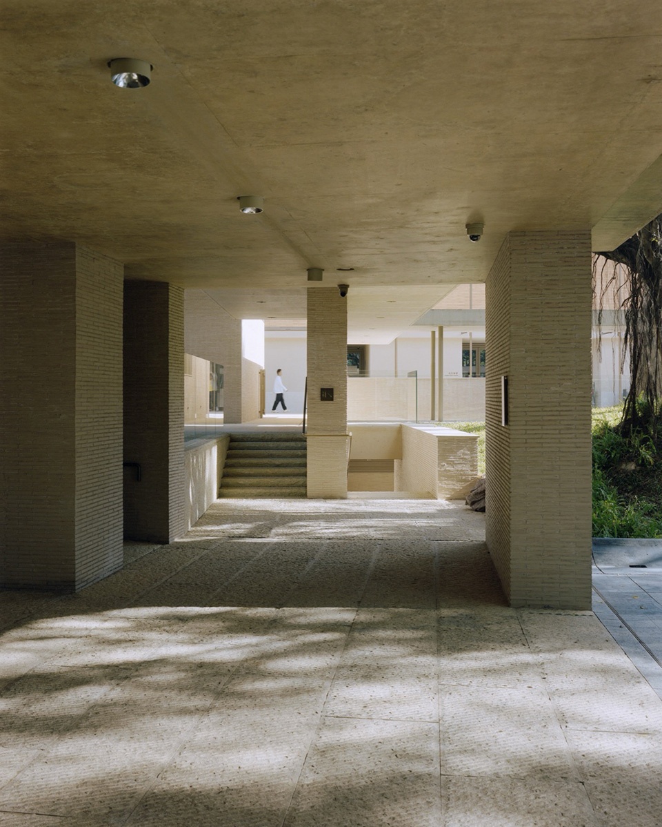 Ananya Art Center Guangzhou Branch and Community Canteen by Vector Architects