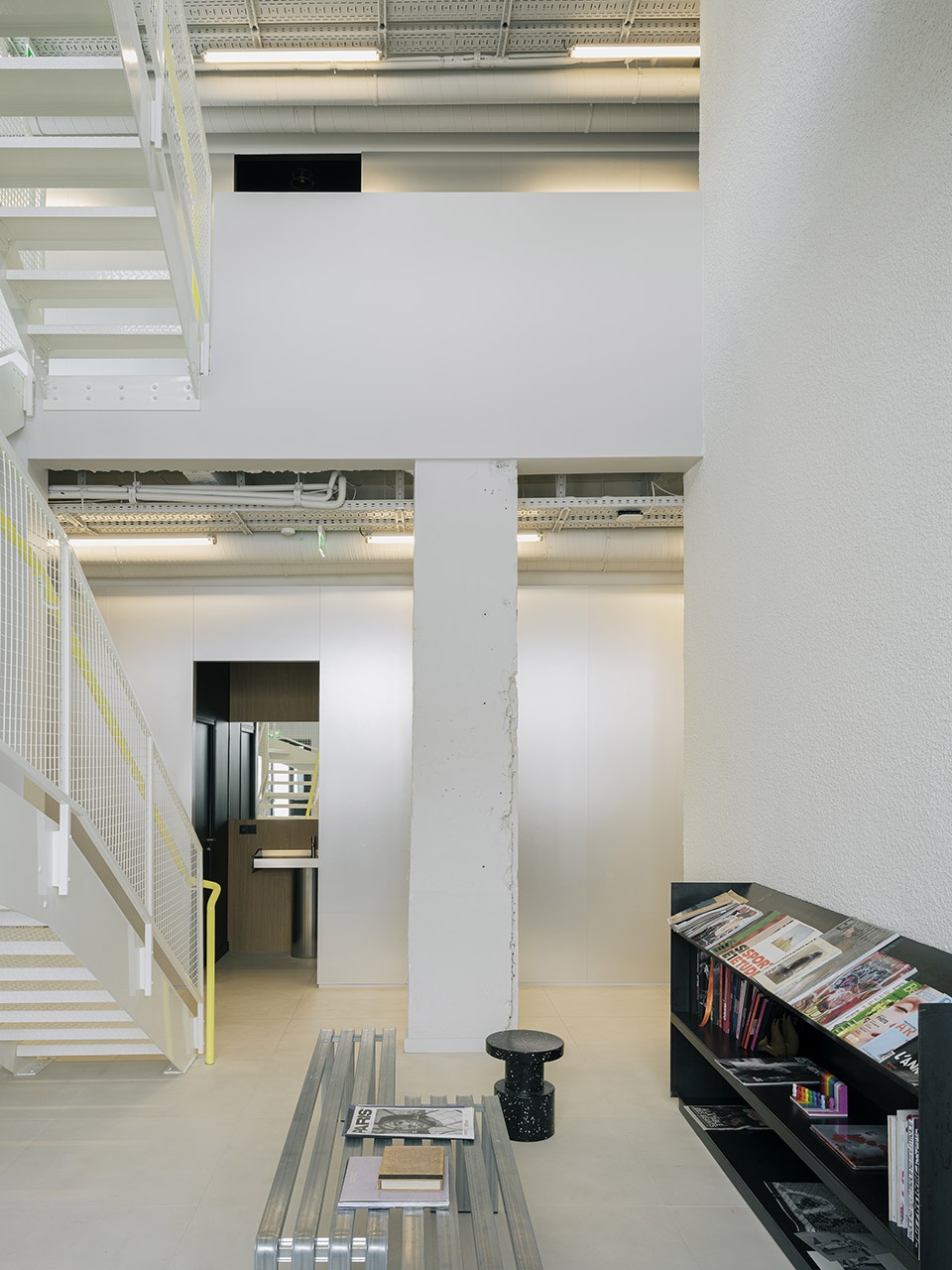 yard house by exbrayat enrico architectes