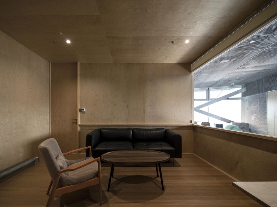 MORE Office Renovation by TAOA