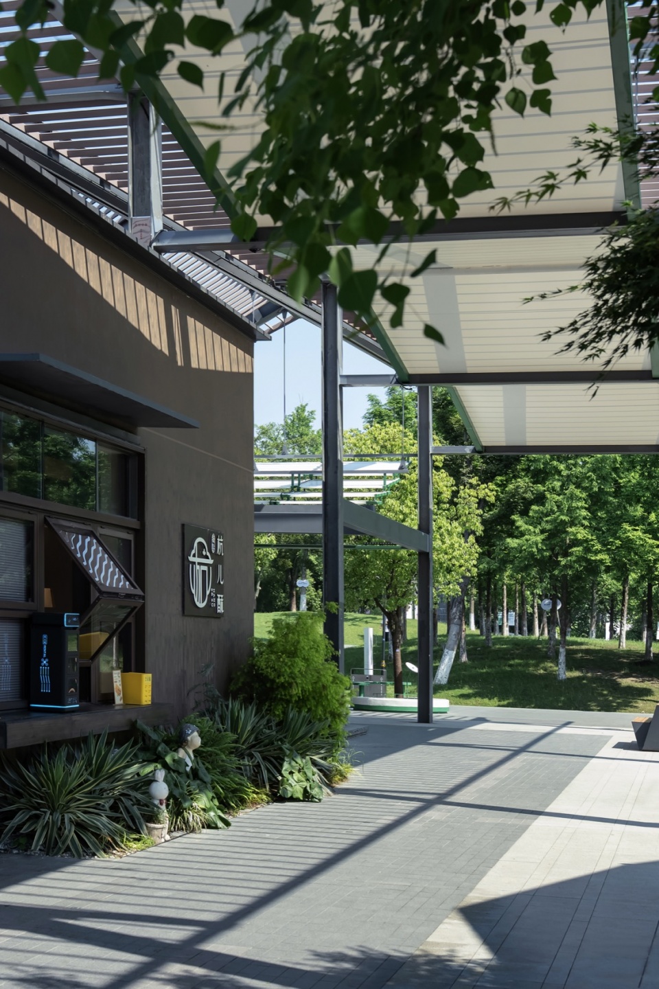 spatial renewal and scene stitching of birland food court by hangzhou parallect design x atelier diving bell