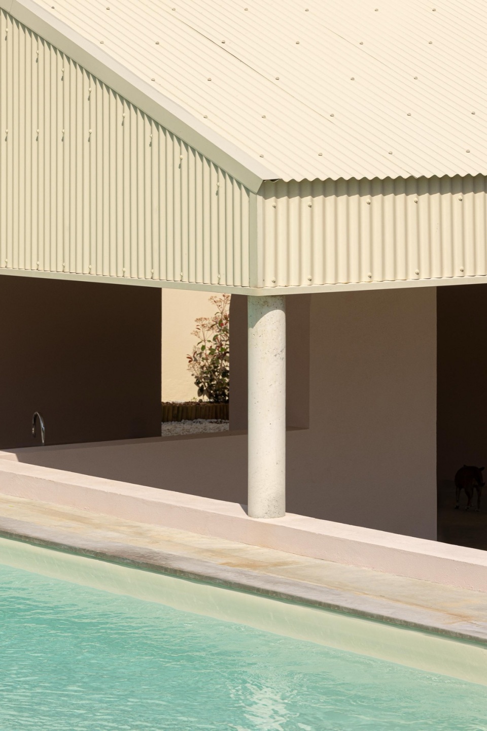 casa do alpendre by vasco burnay arquitectura