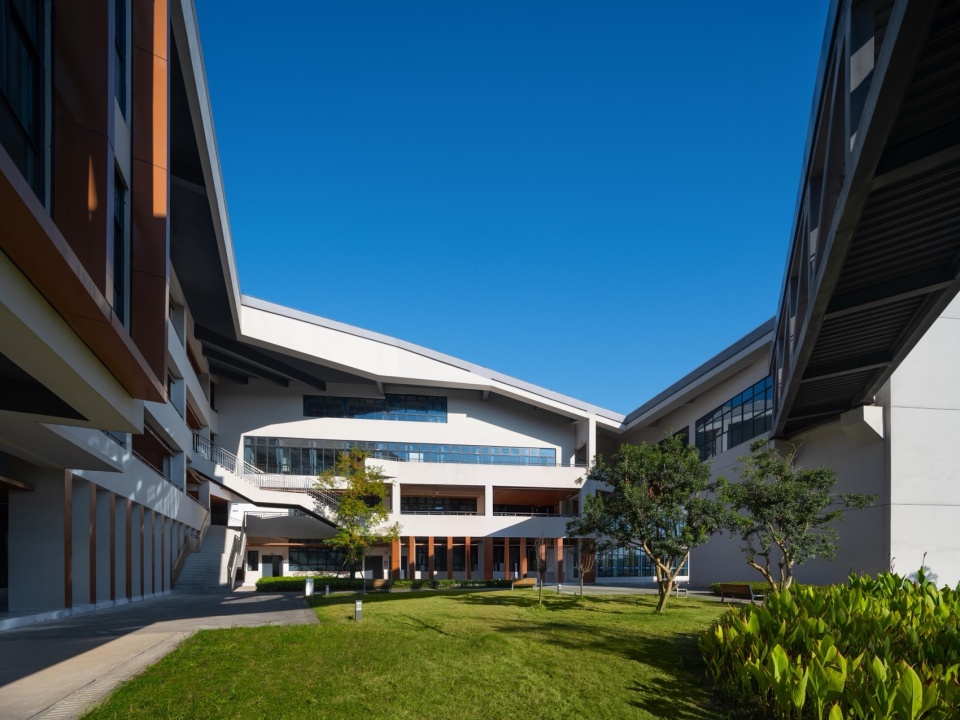 a journey through the mountains changsha nanya meixi lake high school by cmie luo jin studio