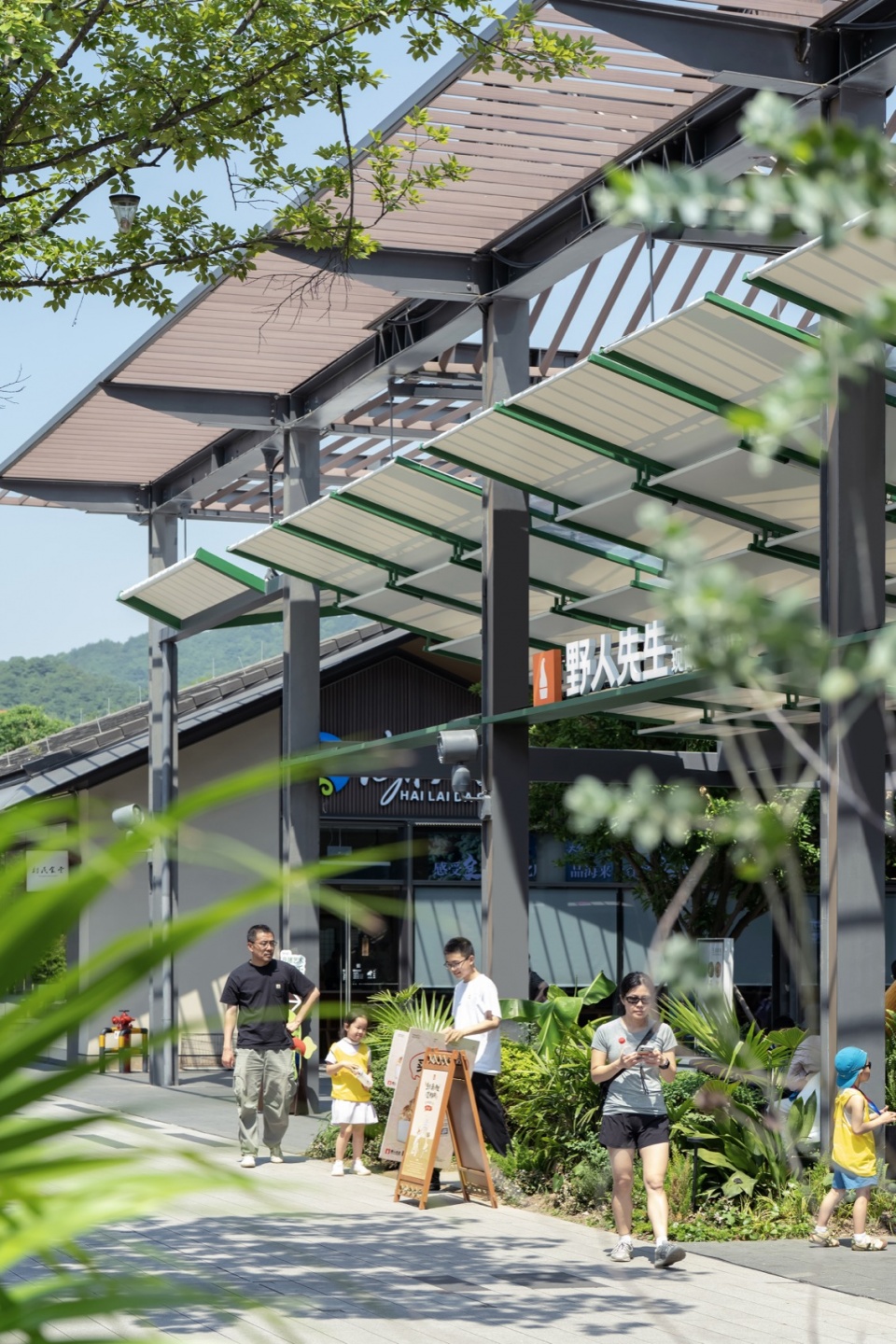 spatial renewal and scene stitching of birland food court by hangzhou parallect design x atelier diving bell