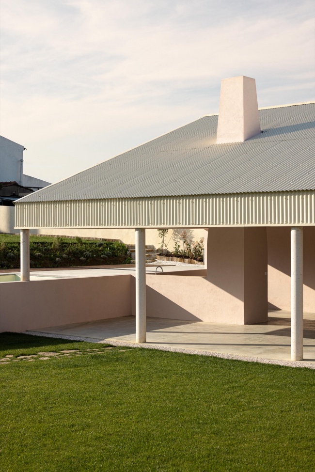 casa do alpendre by vasco burnay arquitectura