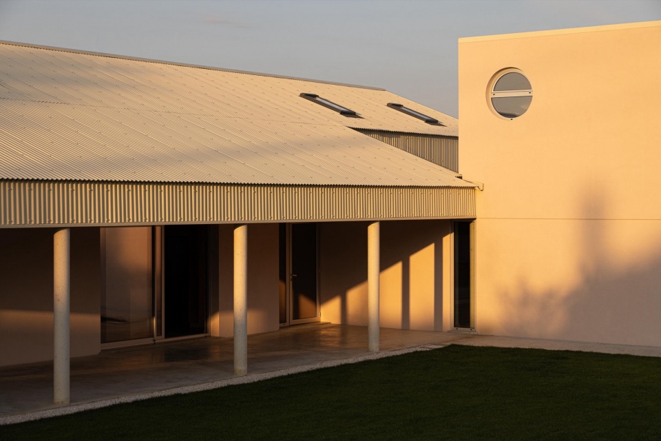 casa do alpendre by vasco burnay arquitectura
