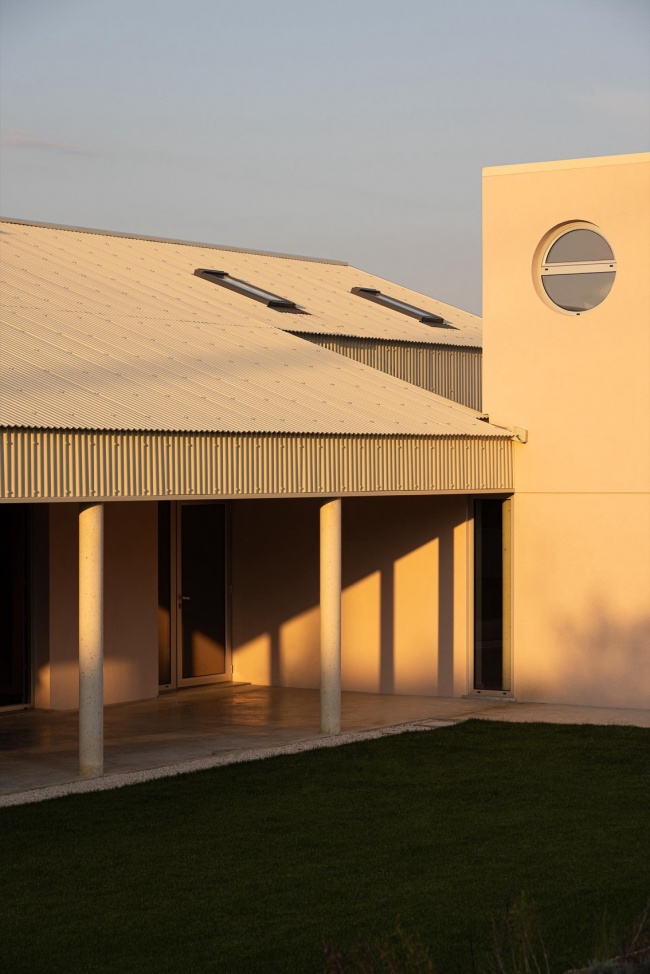 casa do alpendre by vasco burnay arquitectura