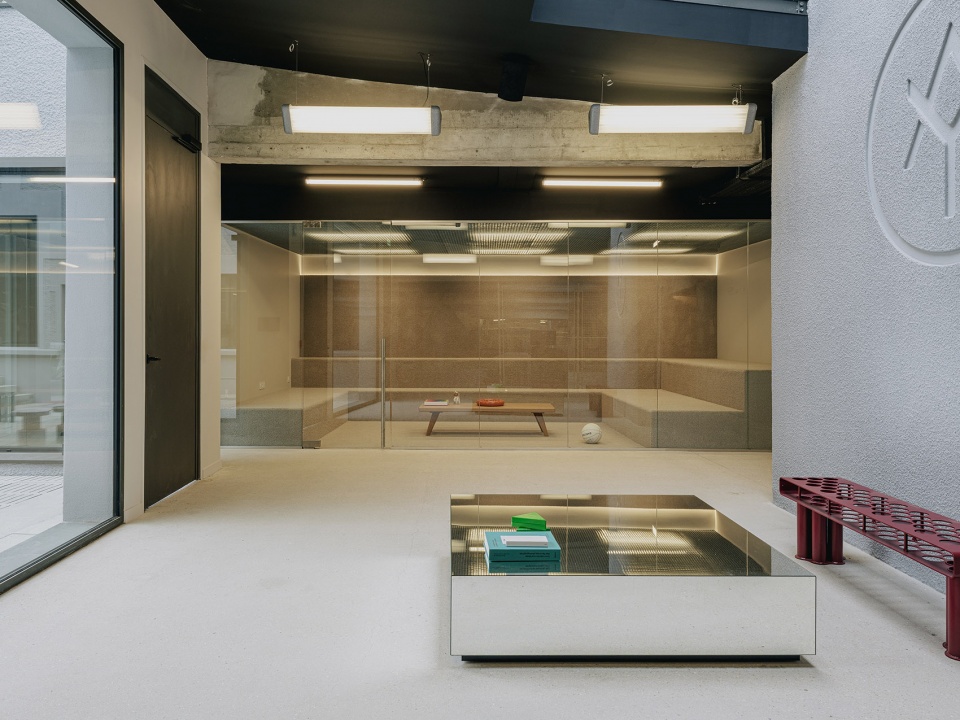 yard house by exbrayat enrico architectes