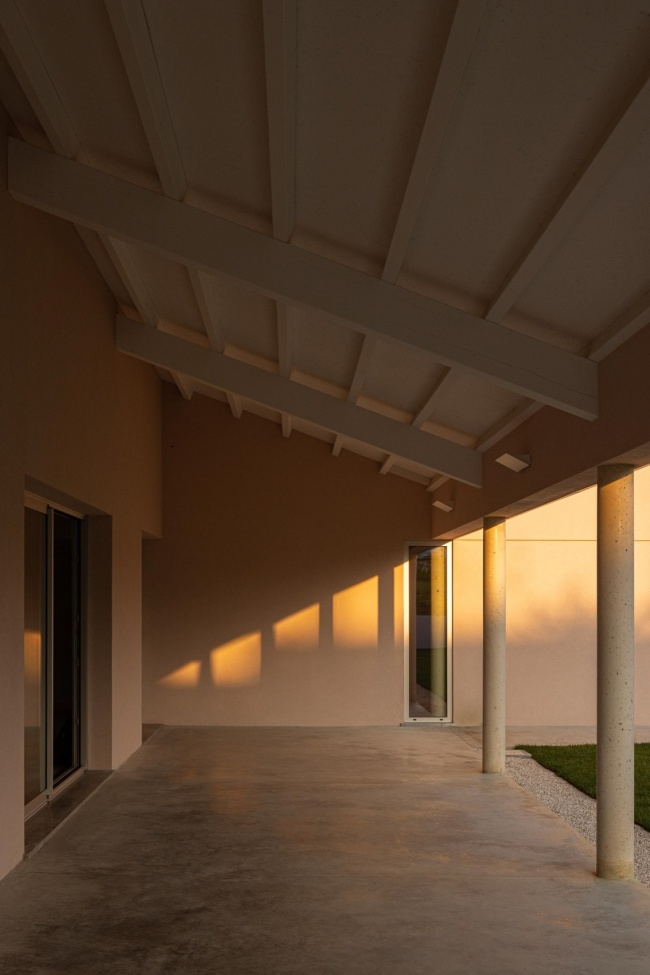 casa do alpendre by vasco burnay arquitectura