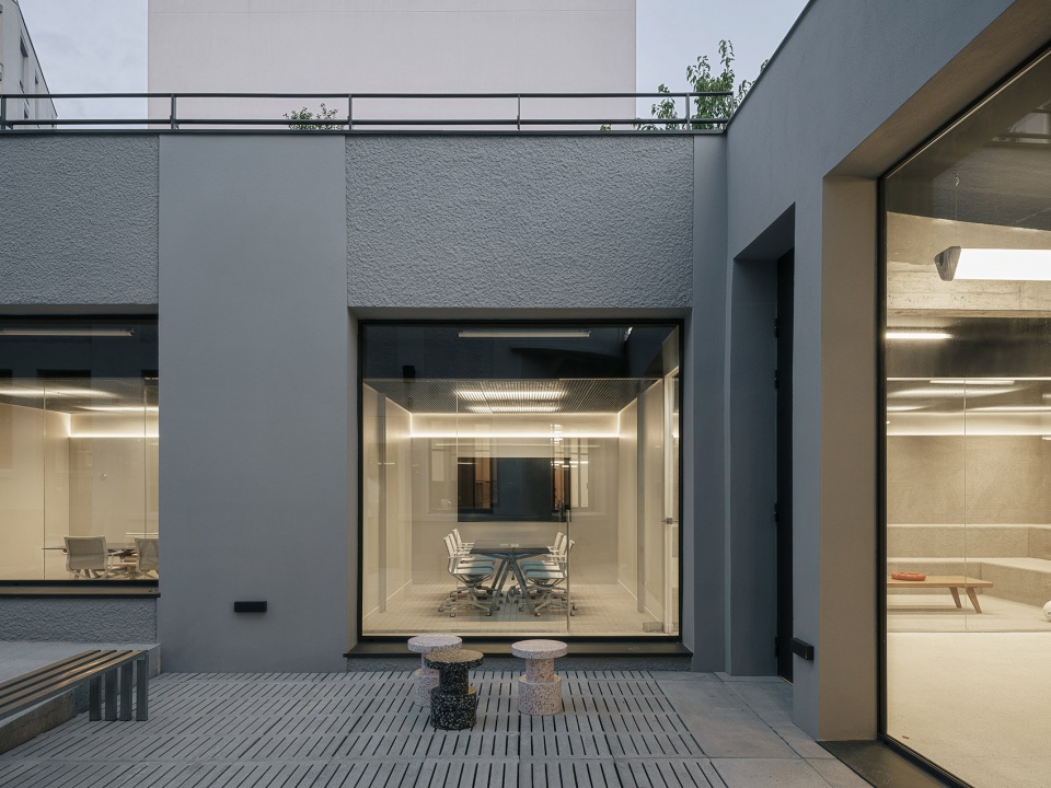 yard house by exbrayat enrico architectes