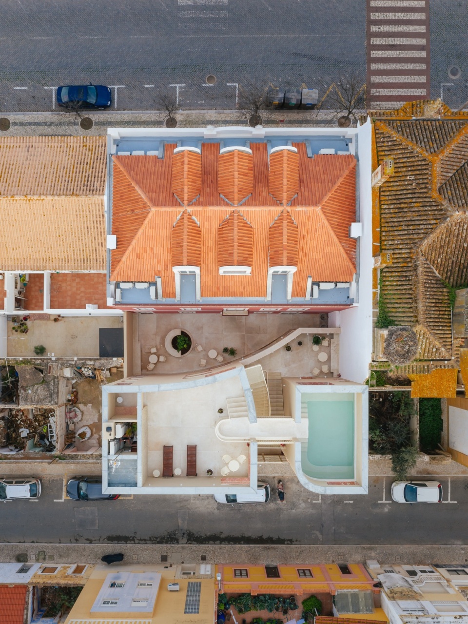Rose building by Aurora Architects Furo