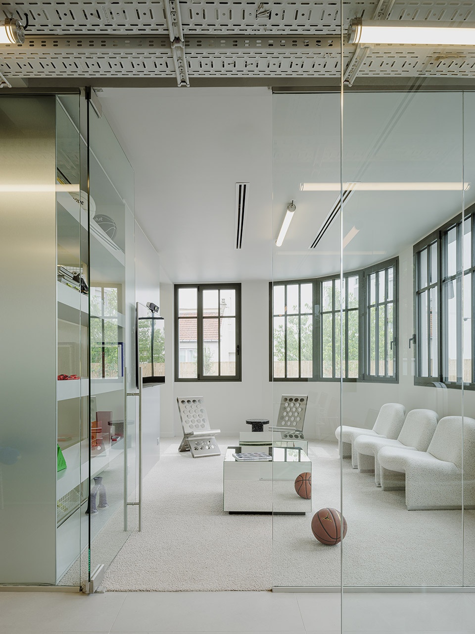 yard house by exbrayat enrico architectes