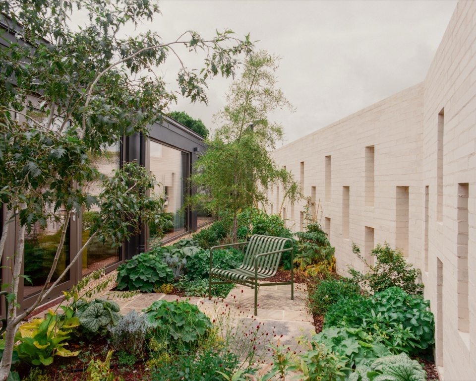 St Raphael s at Mayfield by Adam Richards Architects