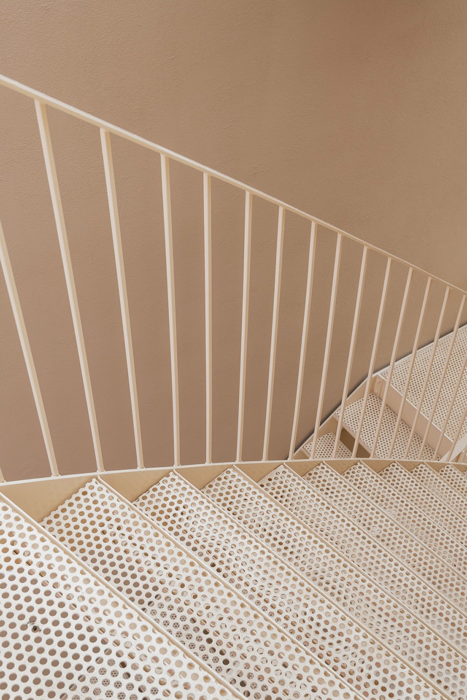 Mustard building by Aurora Architects Furo igy