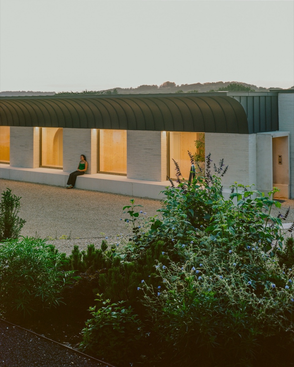 St Raphael s at Mayfield by Adam Richards Architects
