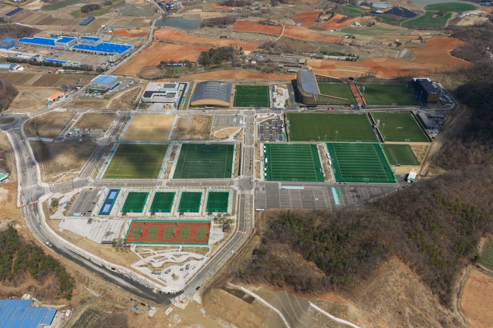 KOREAN FOOTBALL PARK by UNS