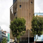 GARDEN CURTAIN WALL by Formwerkz Architects
